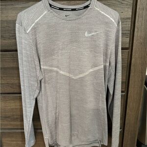 Mens Nike Gray Long Sleeve Drifit T-Shirt - Size Small